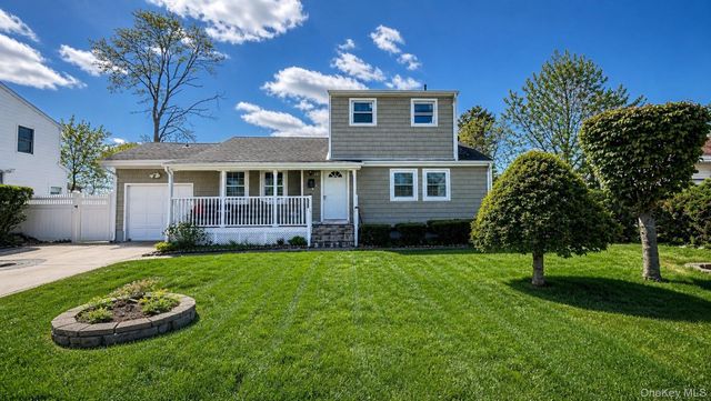52 Stockton Street, Brentwood, NY 11717