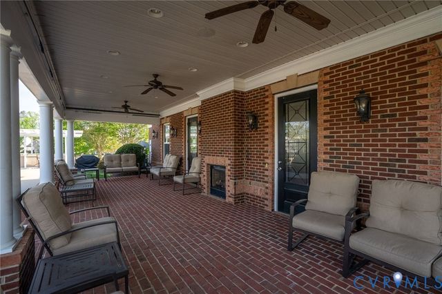 7683 Autumn Leaves Ln, New Kent, VA 23124