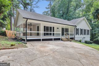424 Sherwood Drive, Woodstock, GA 30188