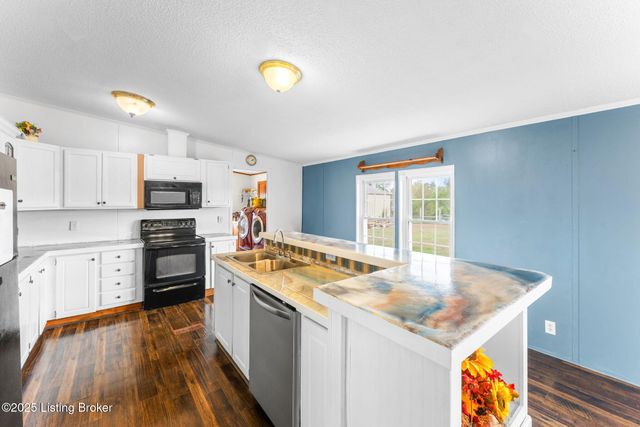 1690 Segal Rd, Brownsville, KY 42210