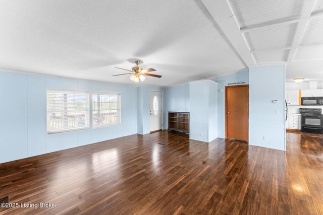 1690 Segal Rd, Brownsville, KY 42210