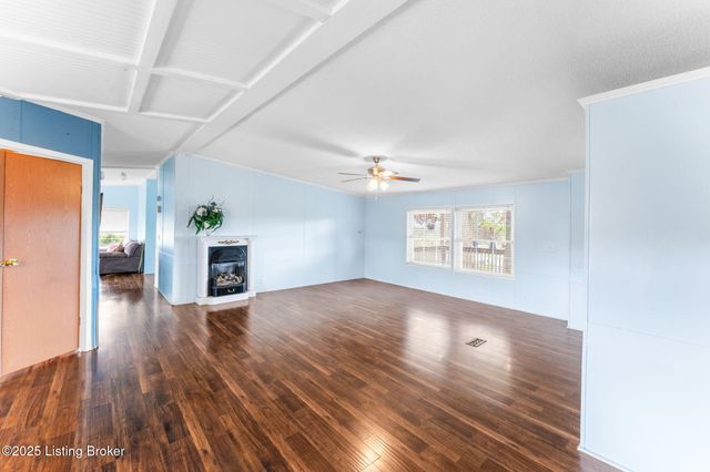 1690 Segal Rd, Brownsville, KY 42210