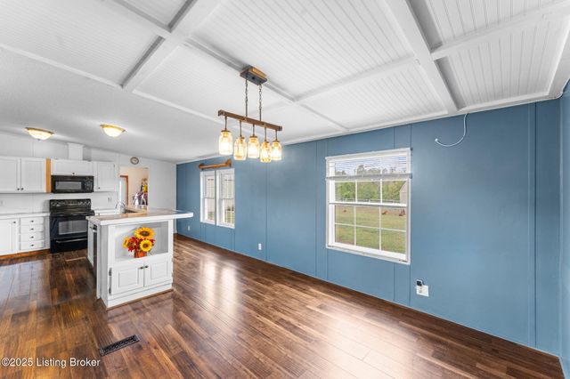 1690 Segal Rd, Brownsville, KY 42210