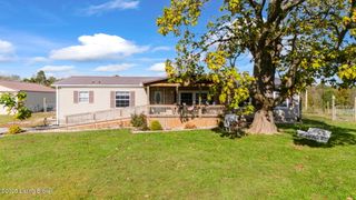 1690 Segal Rd, Brownsville, KY 42210
