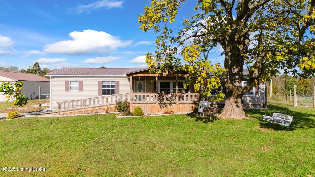 1690 Segal Rd, Brownsville, KY 42210