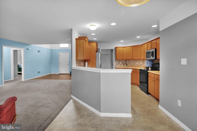 222 YOCOM RD, Douglassville, PA 19518