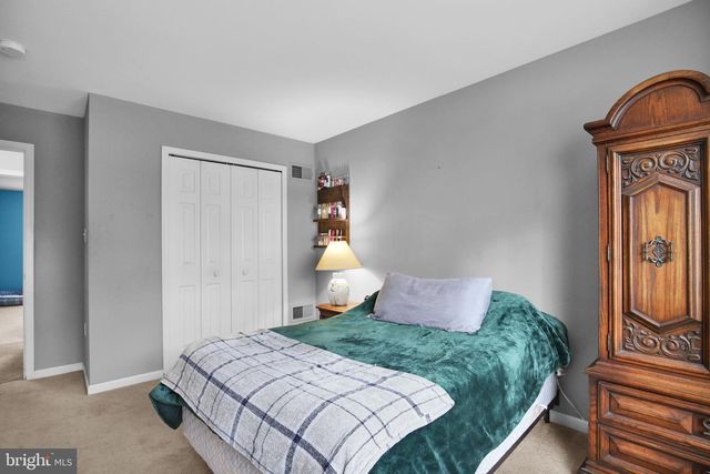 222 YOCOM RD, Douglassville, PA 19518