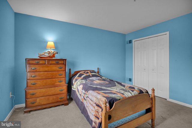 222 YOCOM RD, Douglassville, PA 19518