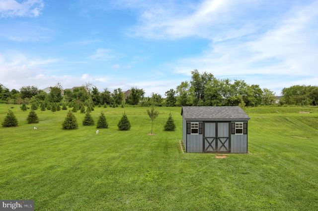 222 YOCOM RD, Douglassville, PA 19518