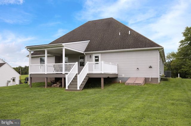 222 YOCOM RD, Douglassville, PA 19518