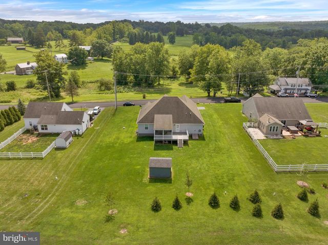 222 YOCOM RD, Douglassville, PA 19518
