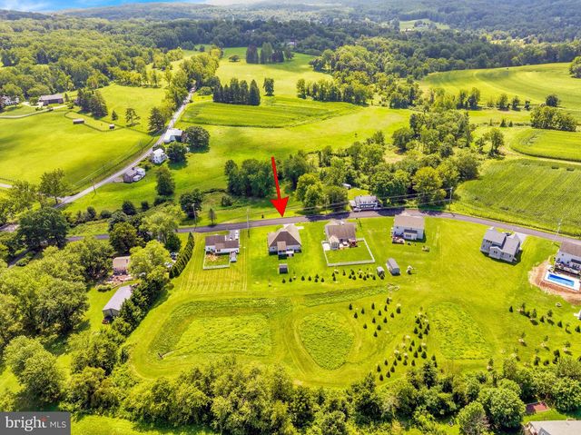 222 YOCOM RD, Douglassville, PA 19518