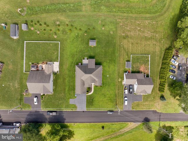 222 YOCOM RD, Douglassville, PA 19518