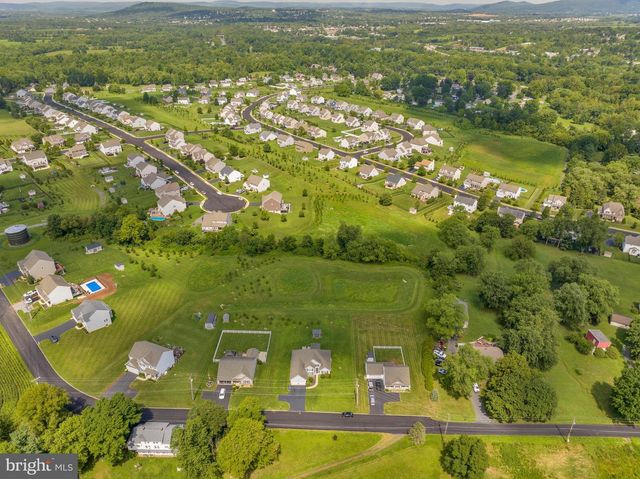 222 YOCOM RD, Douglassville, PA 19518