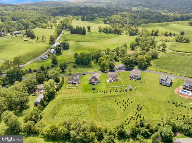 222 YOCOM RD, Douglassville, PA 19518