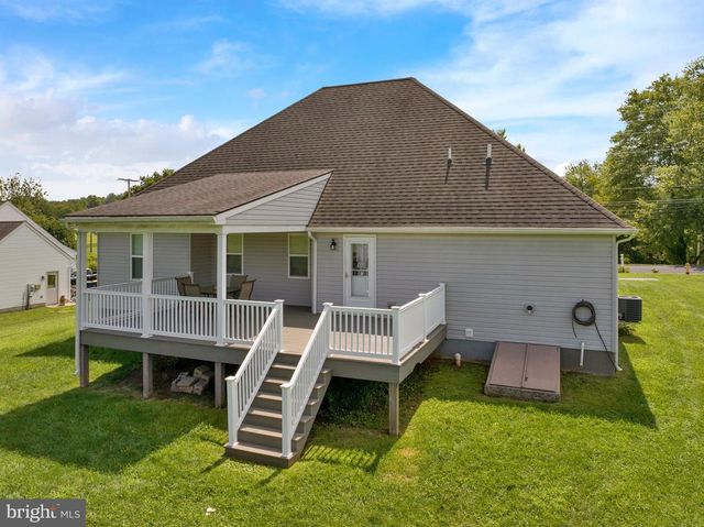 222 YOCOM RD, Douglassville, PA 19518