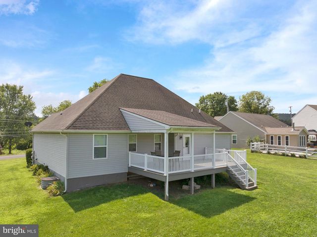 222 YOCOM RD, Douglassville, PA 19518