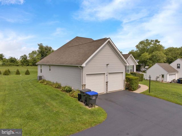 222 YOCOM RD, Douglassville, PA 19518