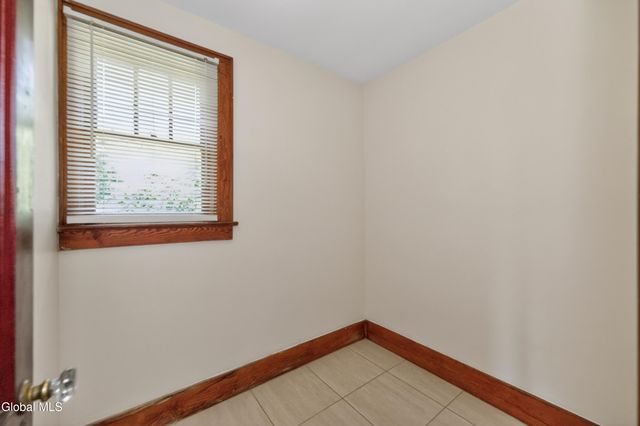 11 Orchard Terrace, North Greenbush, NY 12198