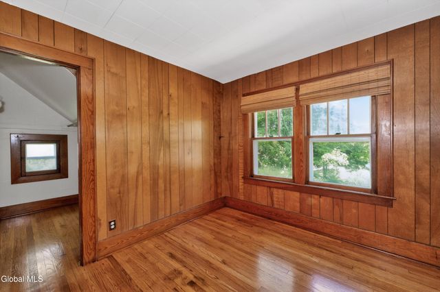 11 Orchard Terrace, North Greenbush, NY 12198