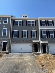 175 Laurel Hills Dr, Buffalo Twp, PA 16055
