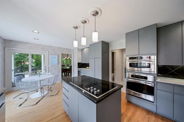 3908 W 124th Street, Leawood, KS 66209
