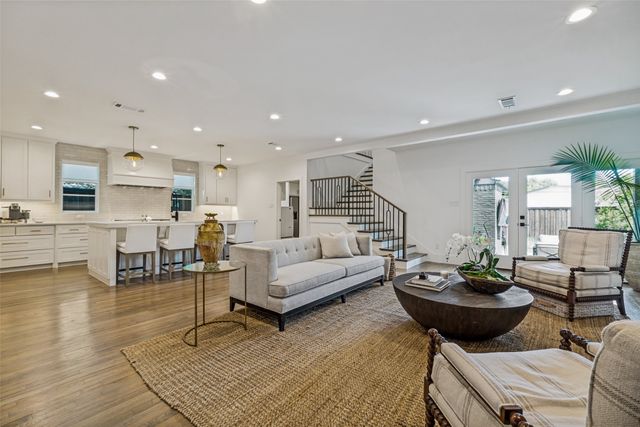 6933 Wabash Circle, Dallas, TX 75214