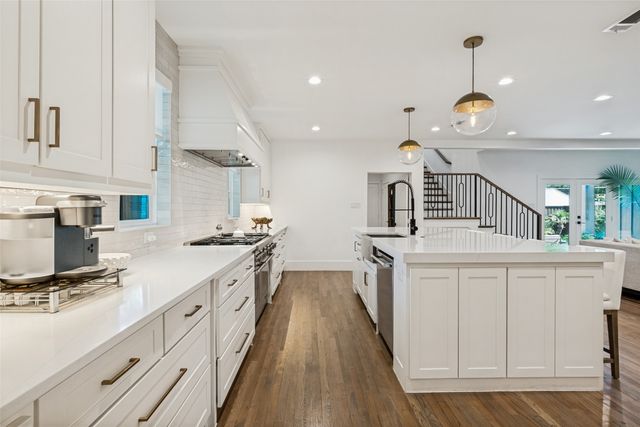 6933 Wabash Circle, Dallas, TX 75214