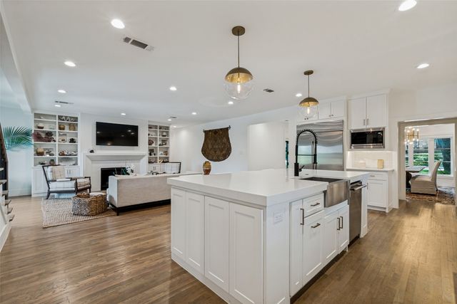 6933 Wabash Circle, Dallas, TX 75214