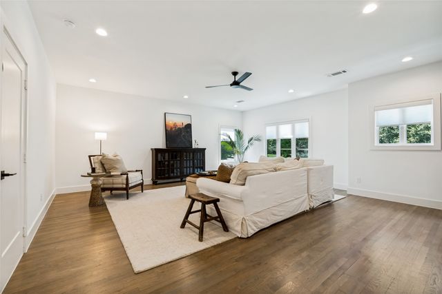 6933 Wabash Circle, Dallas, TX 75214