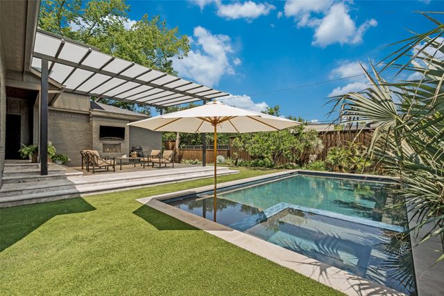 6933 Wabash Circle, Dallas, TX 75214