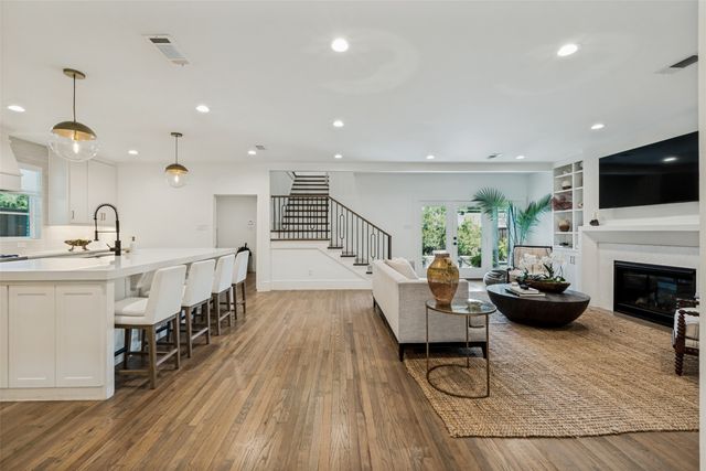 6933 Wabash Circle, Dallas, TX 75214