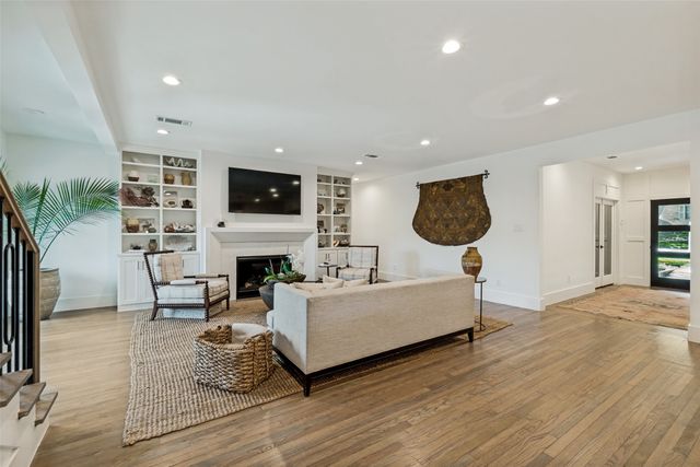6933 Wabash Circle, Dallas, TX 75214