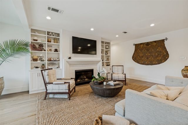 6933 Wabash Circle, Dallas, TX 75214