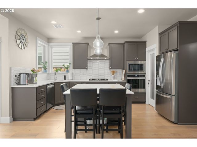 1536 ALSEA Dr, Eugene, OR 97408