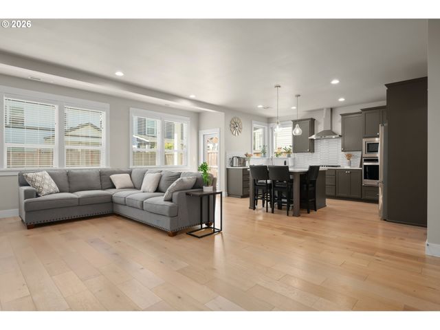 1536 ALSEA Dr, Eugene, OR 97408