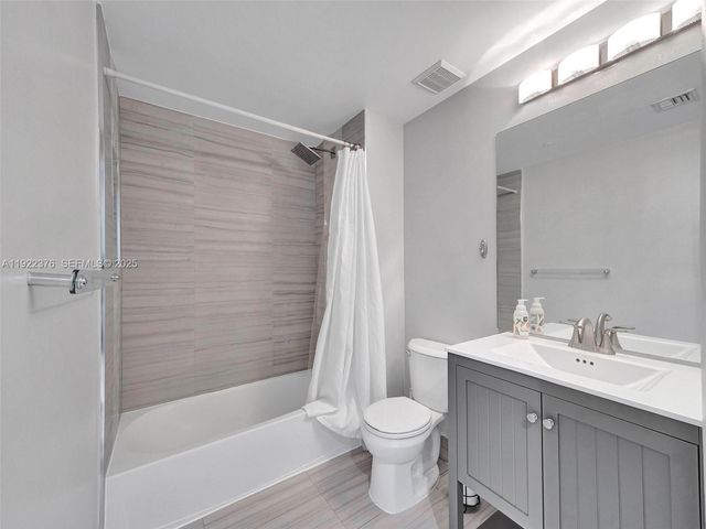 2475 Brickell Ave 804, Miami, FL 33129