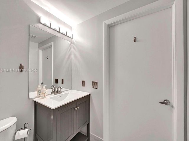 2475 Brickell Ave 804, Miami, FL 33129