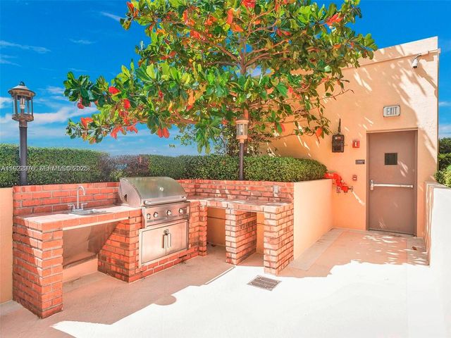 2475 Brickell Ave 804, Miami, FL 33129