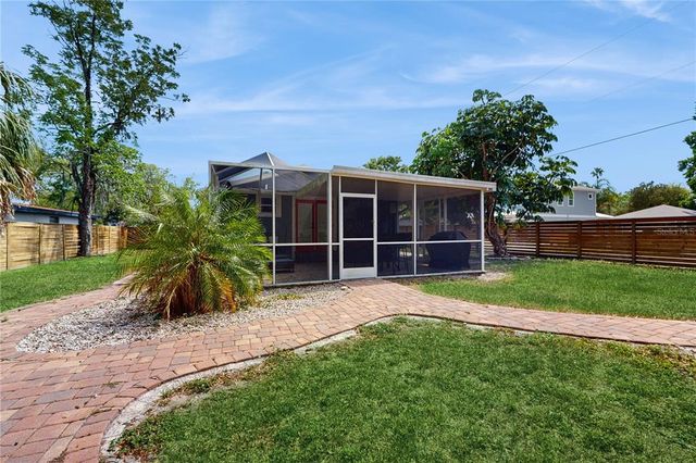 1202 E CARACAS STREET, Tampa, FL 33603