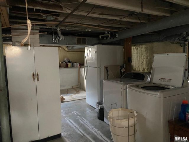 701 W Rich Street, Taylorville, IL 62568