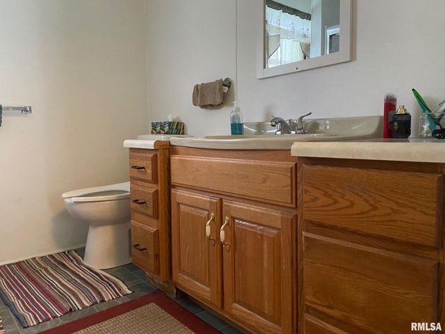 701 W Rich Street, Taylorville, IL 62568