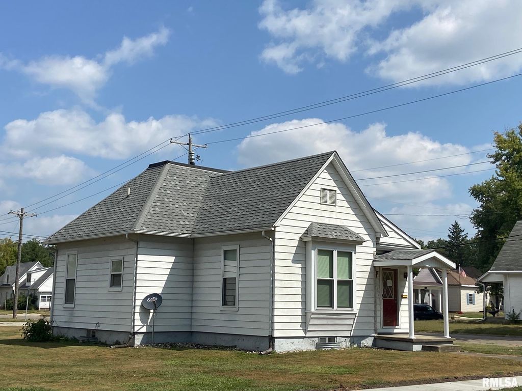 701 W Rich Street, Taylorville, IL 62568