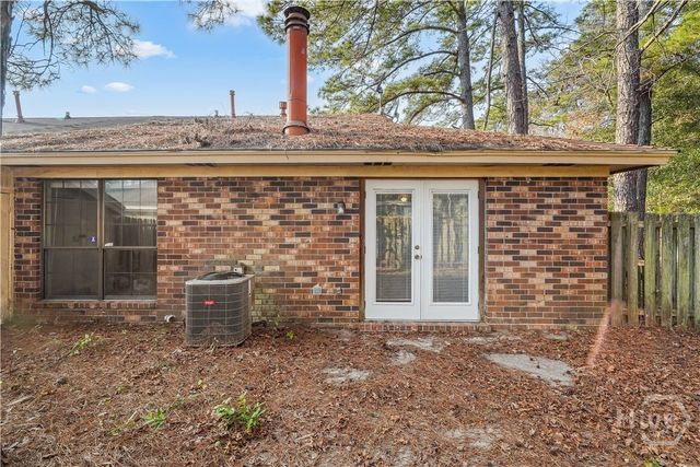 16 Peach Row, Savannah, GA 31419