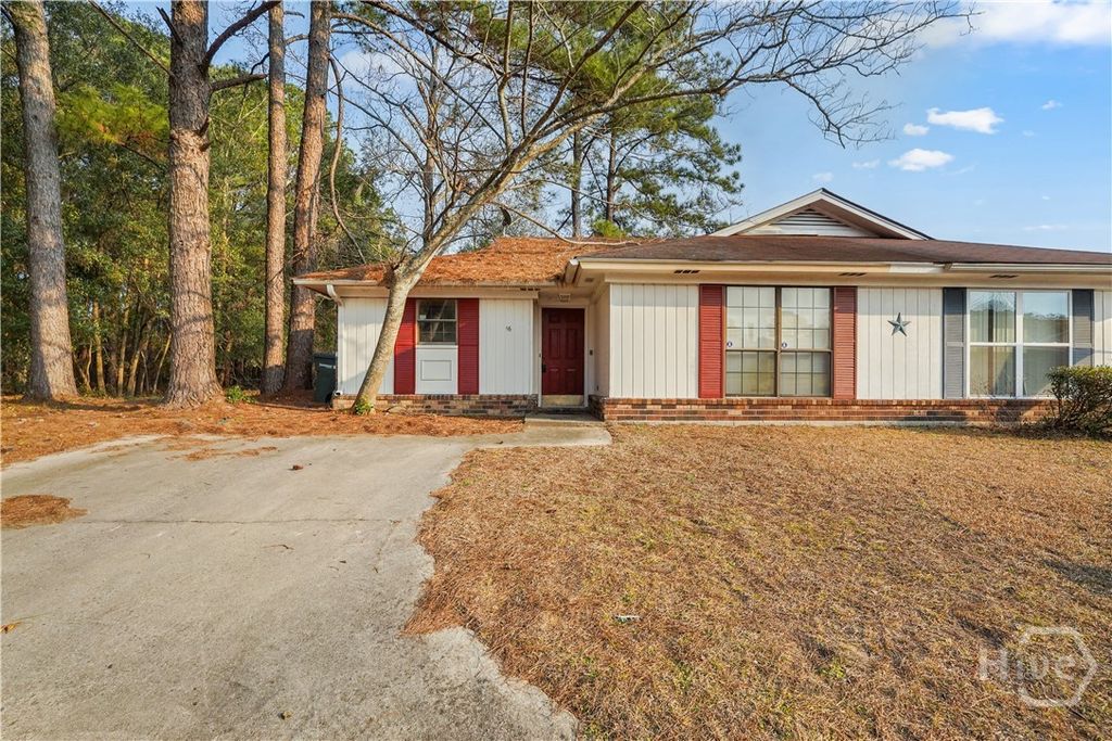 16 Peach Row, Savannah, GA 31419