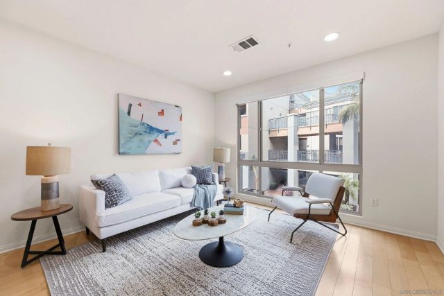 3887 Pell Place 221, San Diego, CA 92130