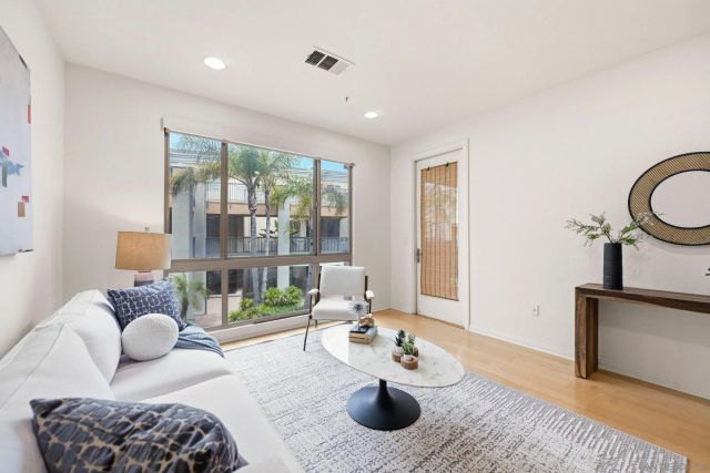 3887 Pell Place 221, San Diego, CA 92130