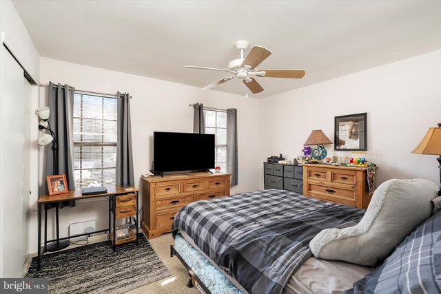 8 CHIPPIN CT, Robbinsville, NJ 08691