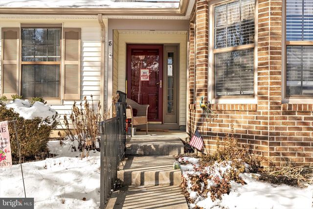 8 CHIPPIN CT, Robbinsville, NJ 08691