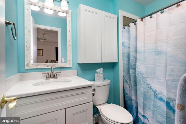 8 CHIPPIN CT, Robbinsville, NJ 08691